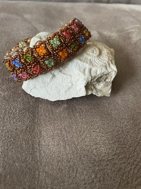 Handgemaakte armband Horae met prachtige multi-color glaskraaltjes 