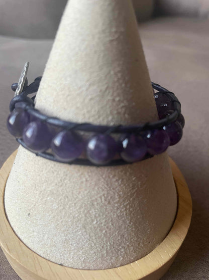 Handgemaakte leren armband Purple Rain met Amethist kralen 