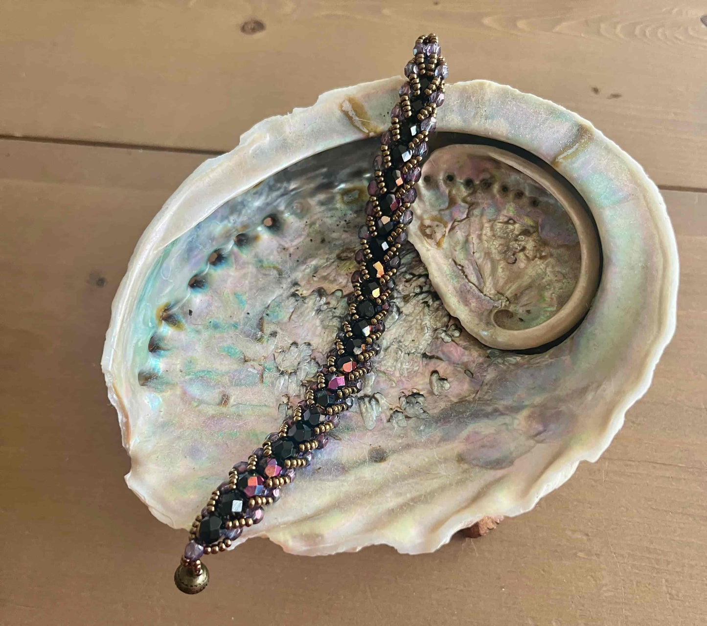 Prachtige warme en mysterieuze armband