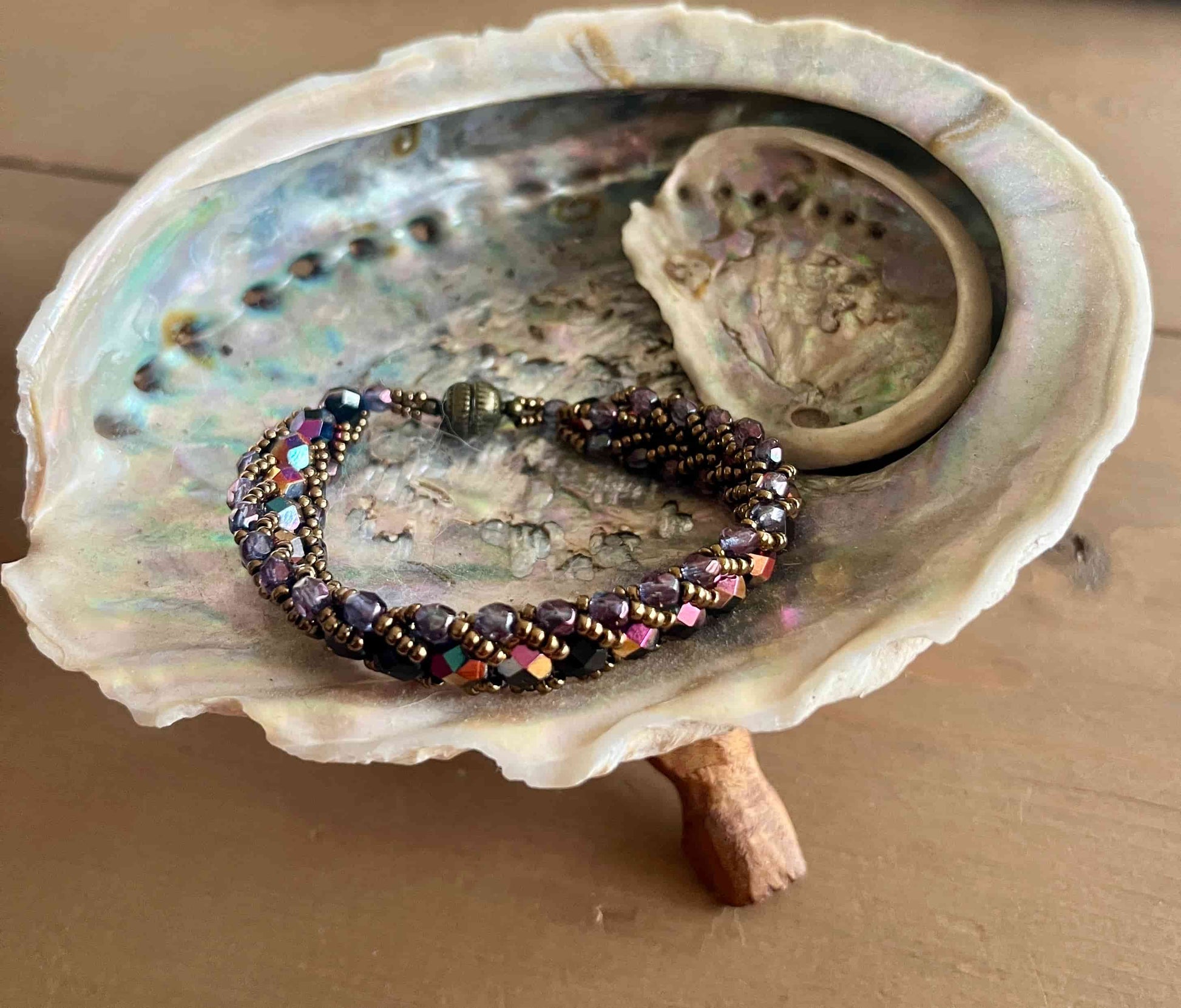 Prachtige warme en mysterieuze armband