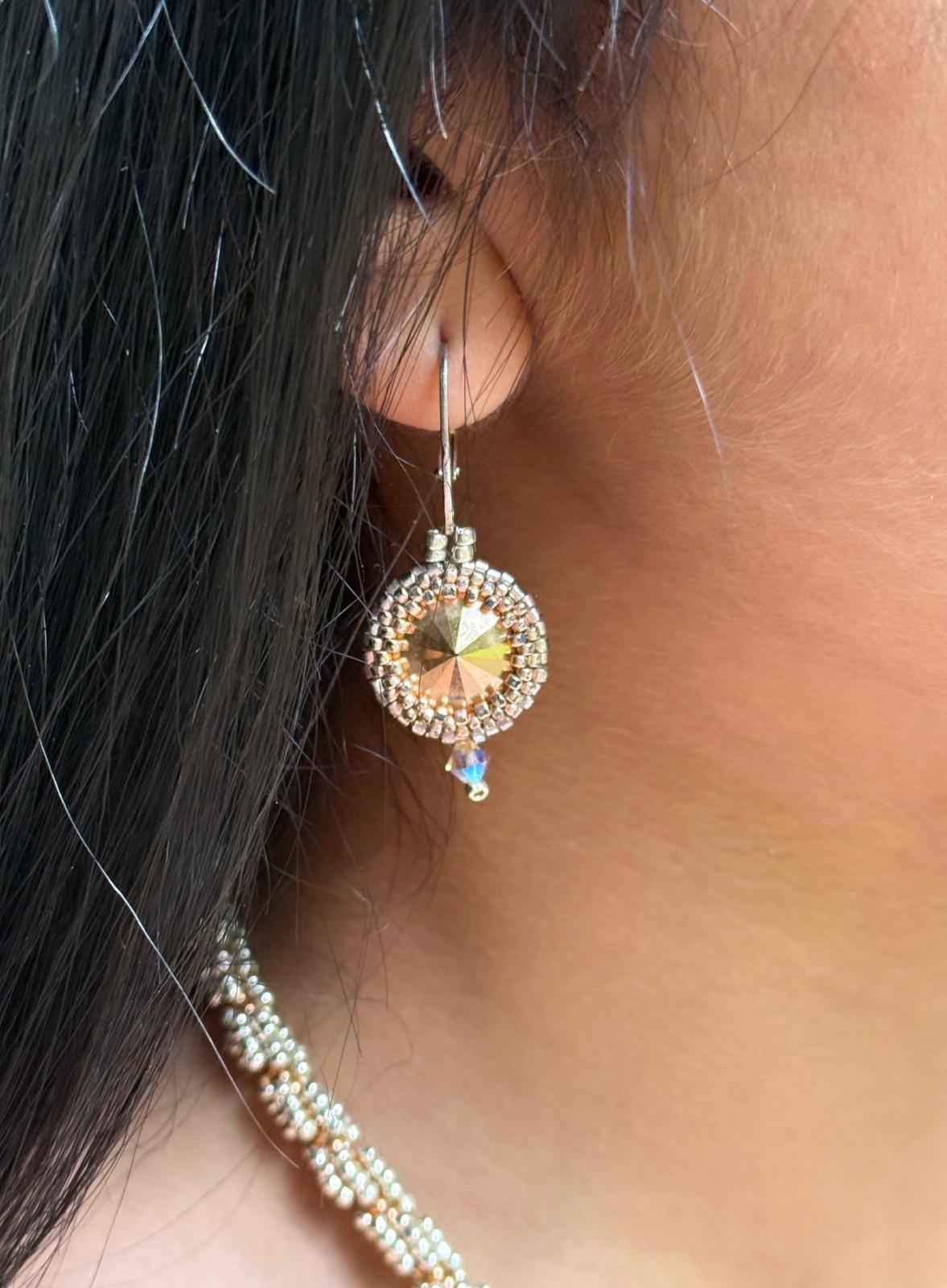 Handgemaakte halskettingset Sofia met dragonfly cabouchon en Swarovski rivoli's 