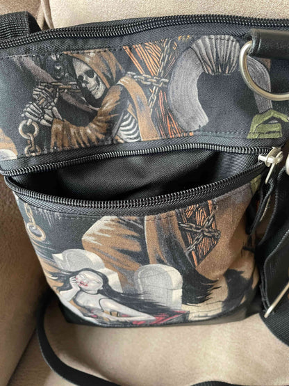 crossbody bag met bijzondere Halloween print