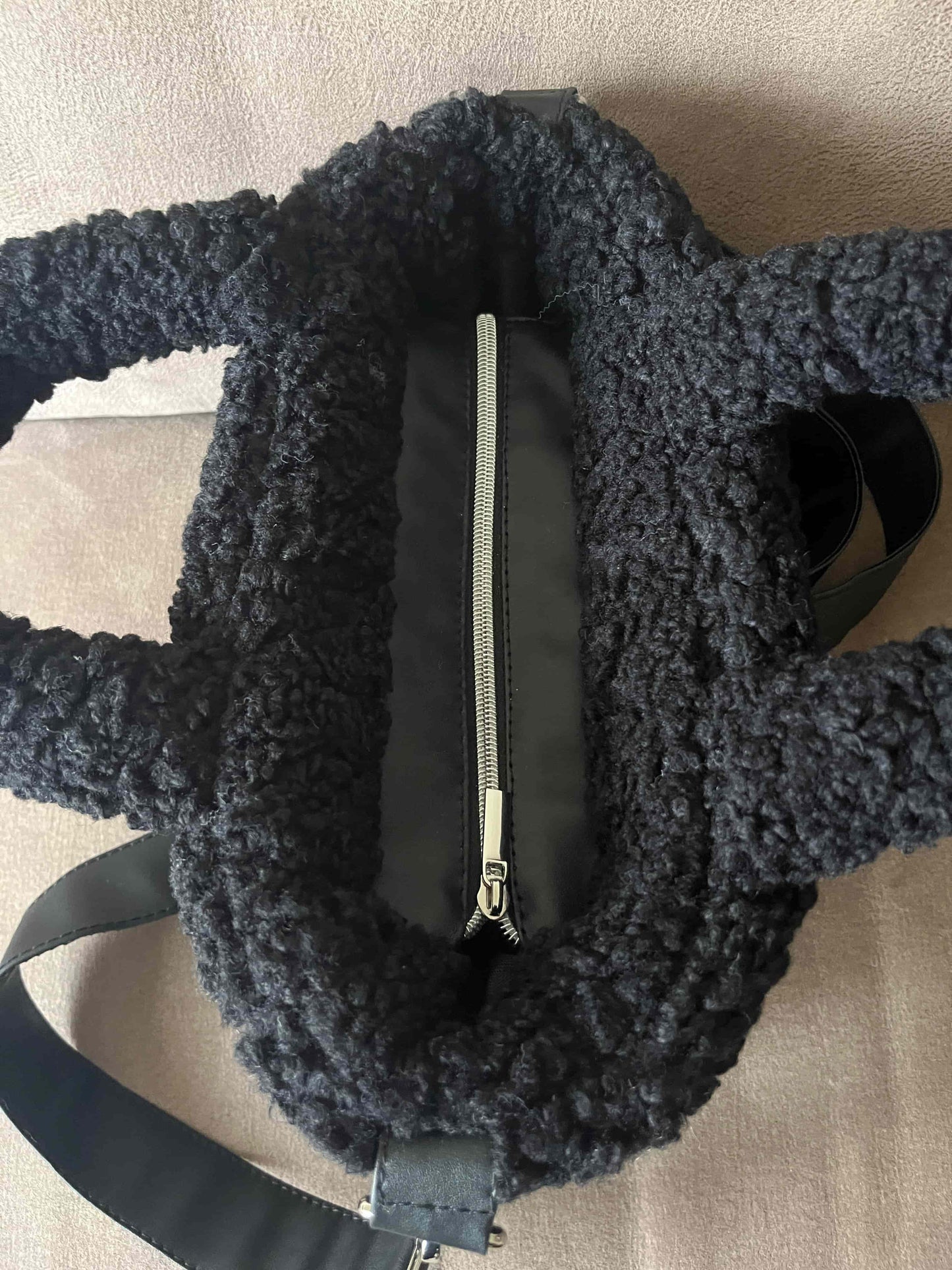 Tas Noir Teddy (Handmade Cozy Luxe Bag)