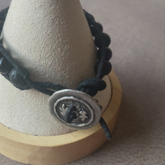 Handgemaakte leren armband Odysseus met Lava en Onyx kralen 