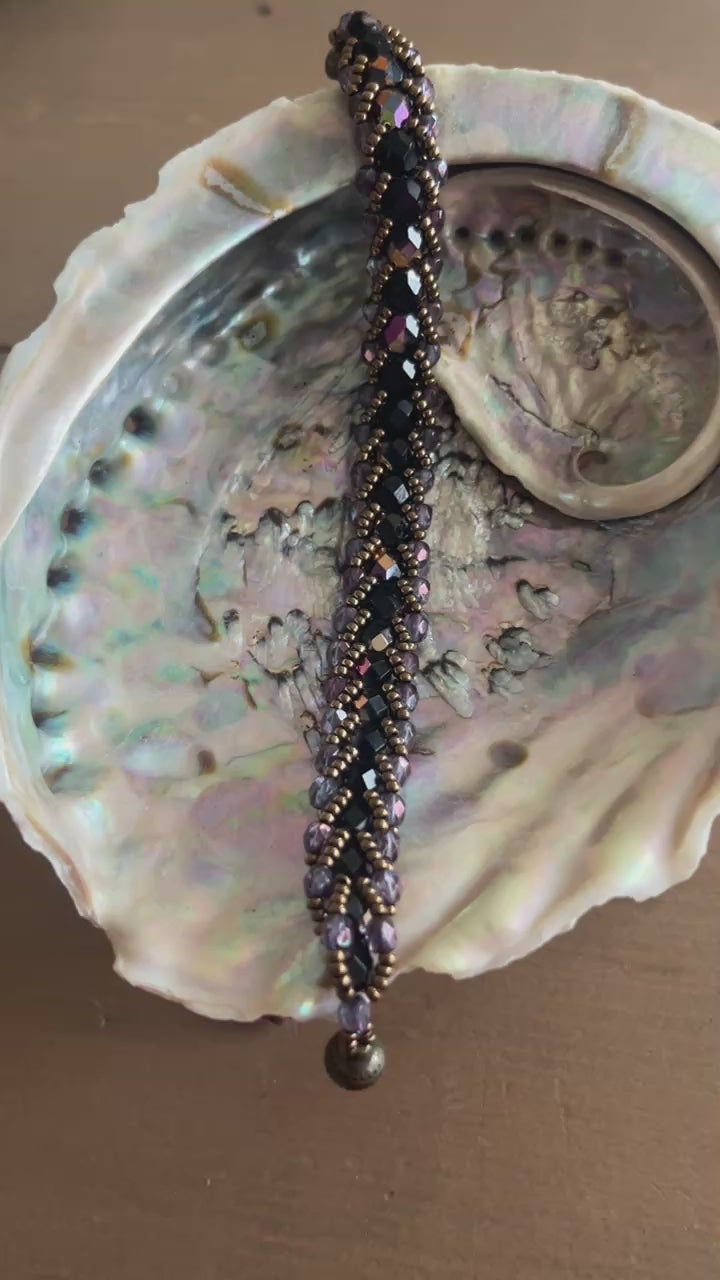 Prachtige warme en mysterieuze armband