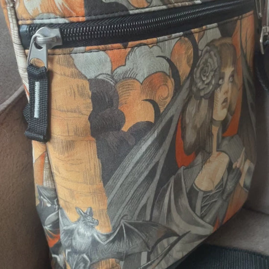 crossbody met bijzondere Halloween print