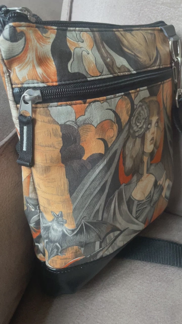 crossbody met bijzondere Halloween print